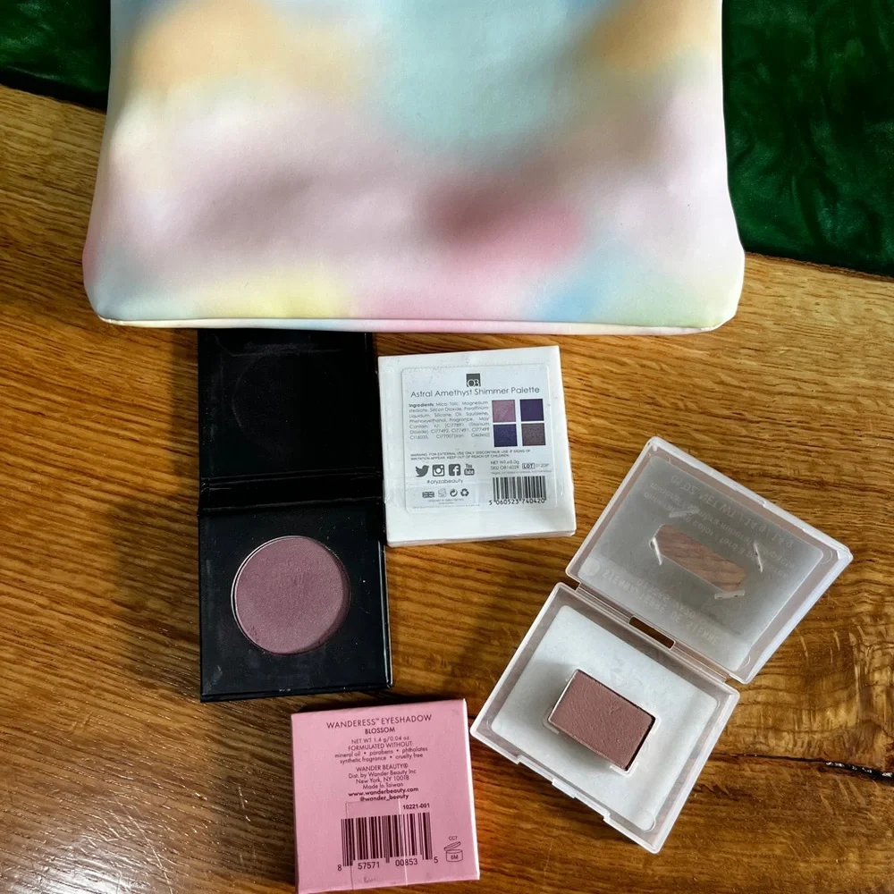 Purple & Pinks Eyeshadow bundle - NEW